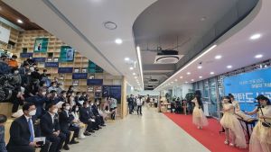 광탄도서관개관연주.jpg