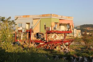 거꾸로 하우스 철거사진.JPG